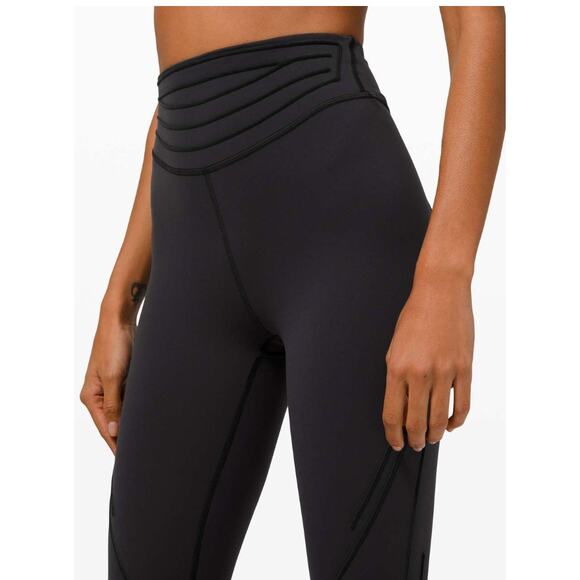 Lululemon Get in Line HR Tight 28" Black Sz 4 - Everlux - Picture 7 of 7